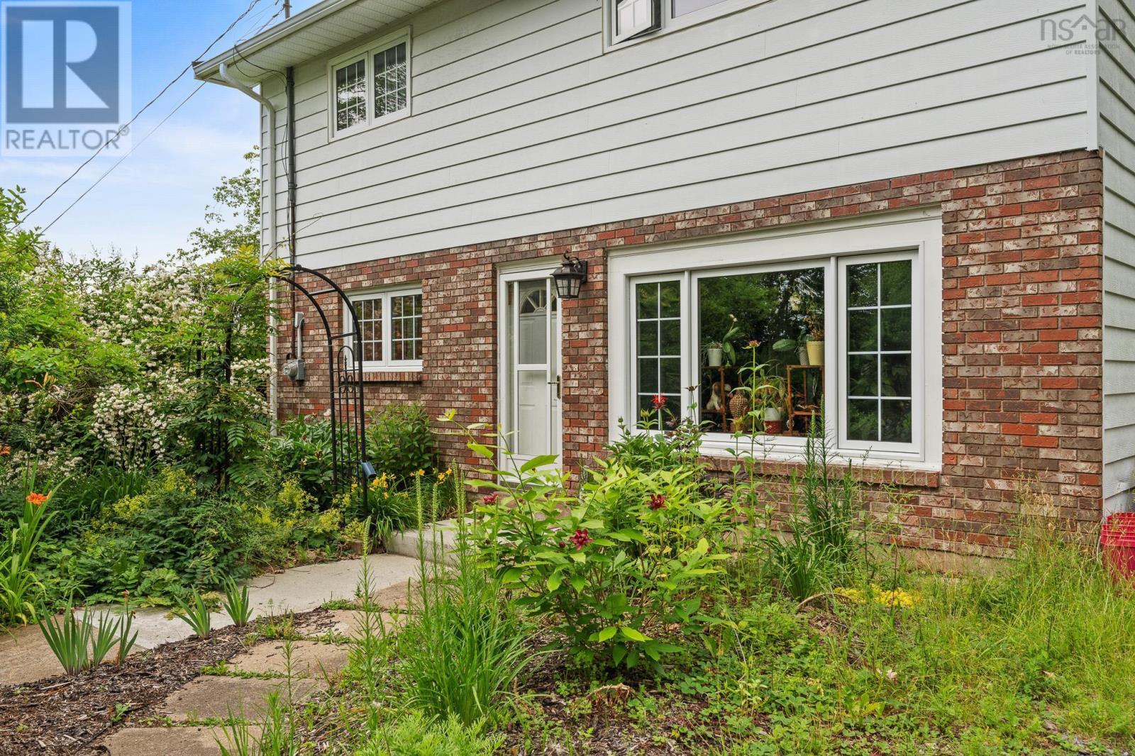 Photo 6 of 576 Lakeview Avenue, Middle Sackville NS