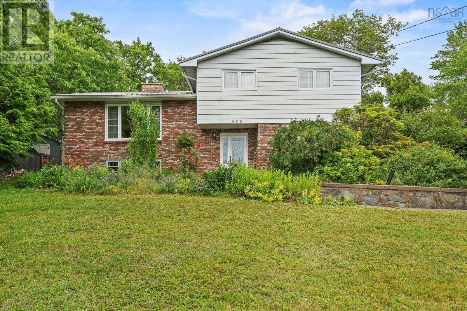 Photo 32 of 576 Lakeview Avenue, Middle Sackville NS