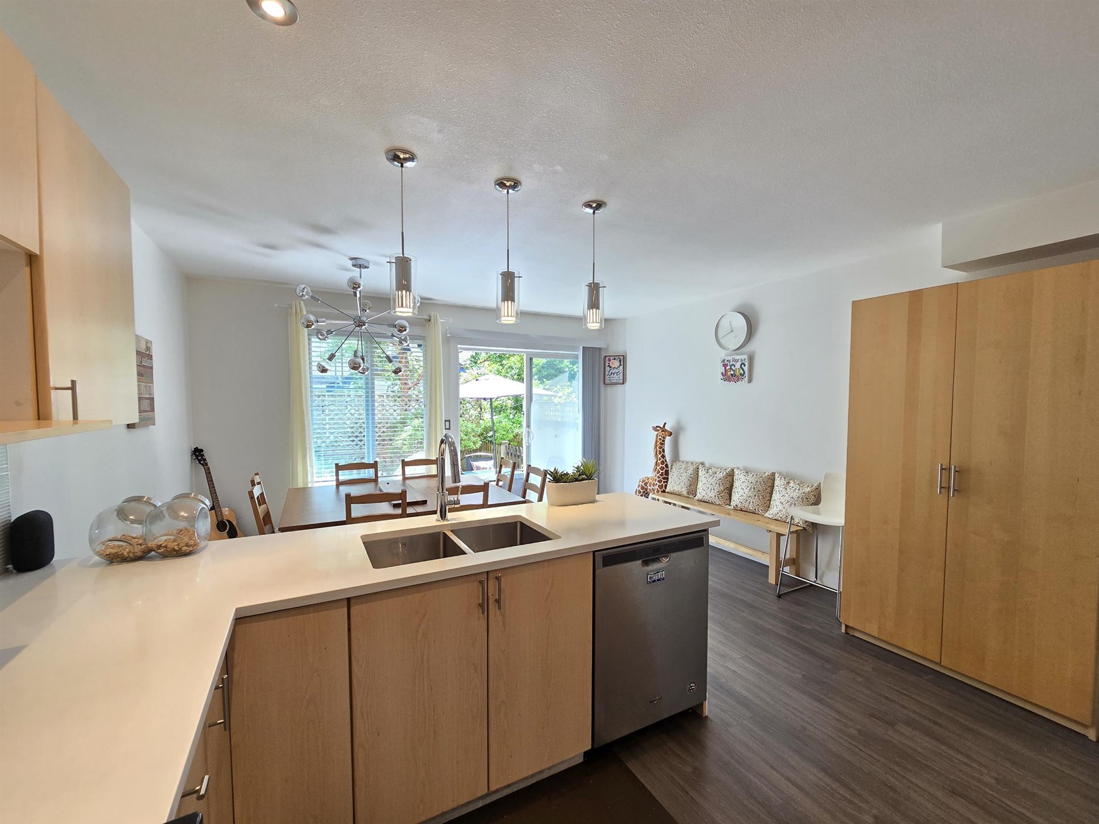 Photo 3 of 68 6533 121 Street, Surrey BC