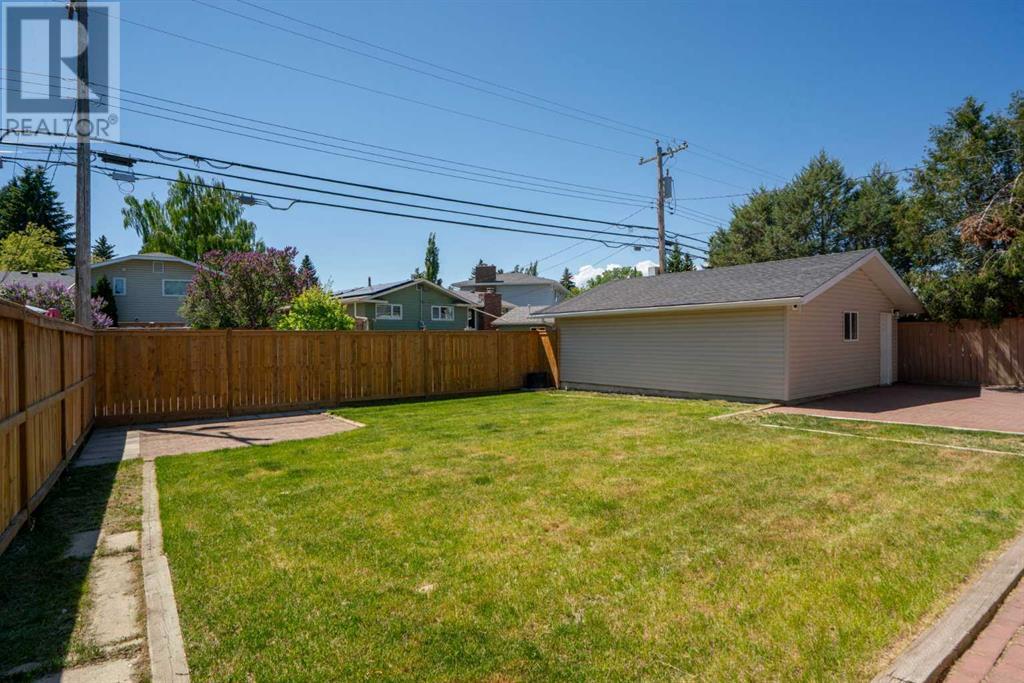 Single Family House 4 Level for Sale in  Lake Bonavista Drive SE Lake Bonavista Calgary 