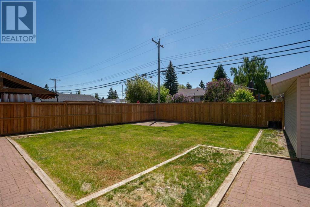 Single Family House 4 Level for Sale in  Lake Bonavista Drive SE Lake Bonavista Calgary 