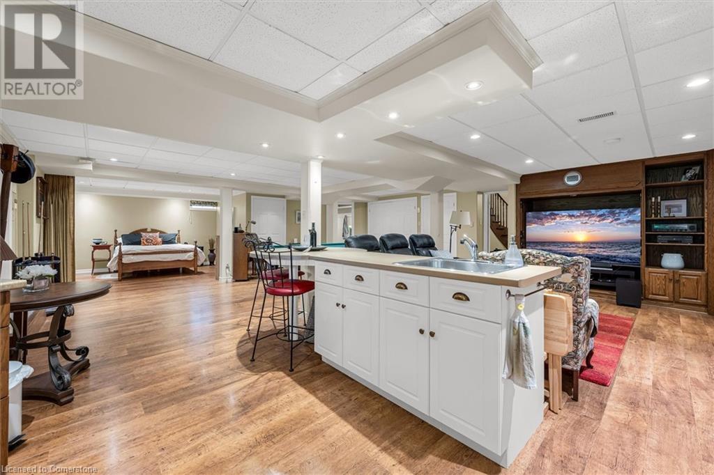 Photo 34 of 29 Gaines Avenue, Dundas ON