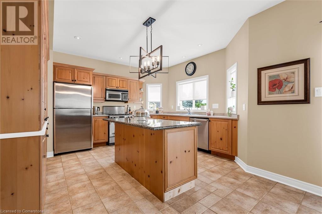 Photo 9 of 29 Gaines Avenue, Dundas ON