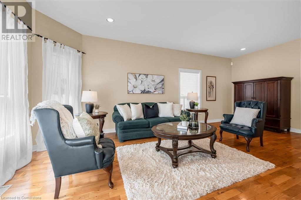Photo 13 of 29 Gaines Avenue, Dundas ON