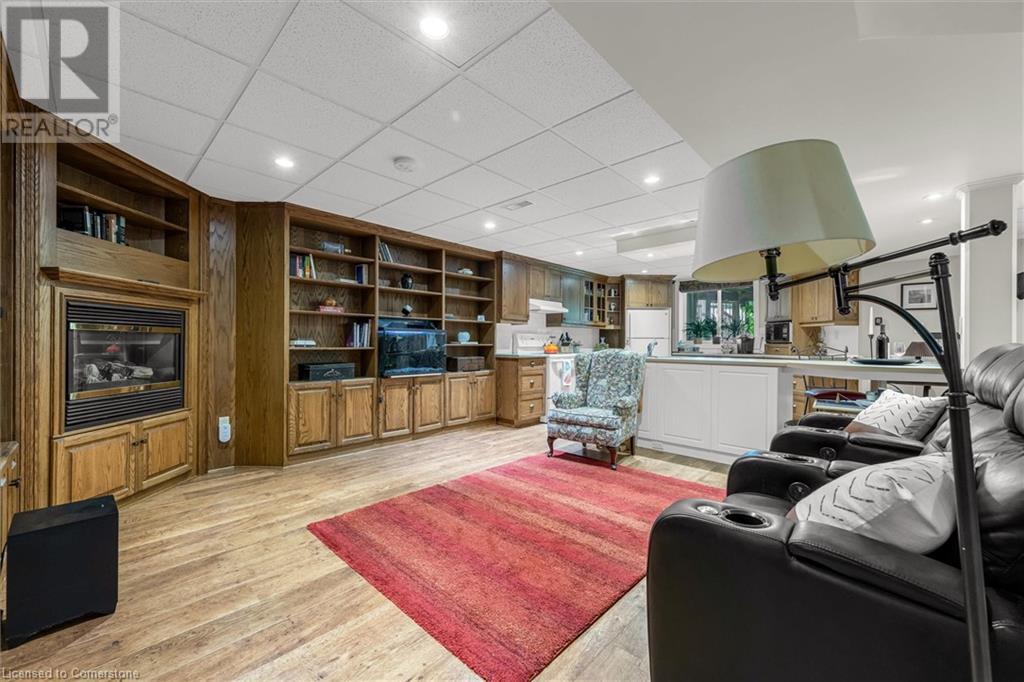 Photo 30 of 29 Gaines Avenue, Dundas ON