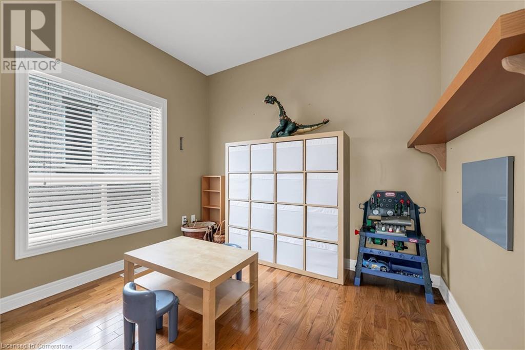 Photo 14 of 29 Gaines Avenue, Dundas ON