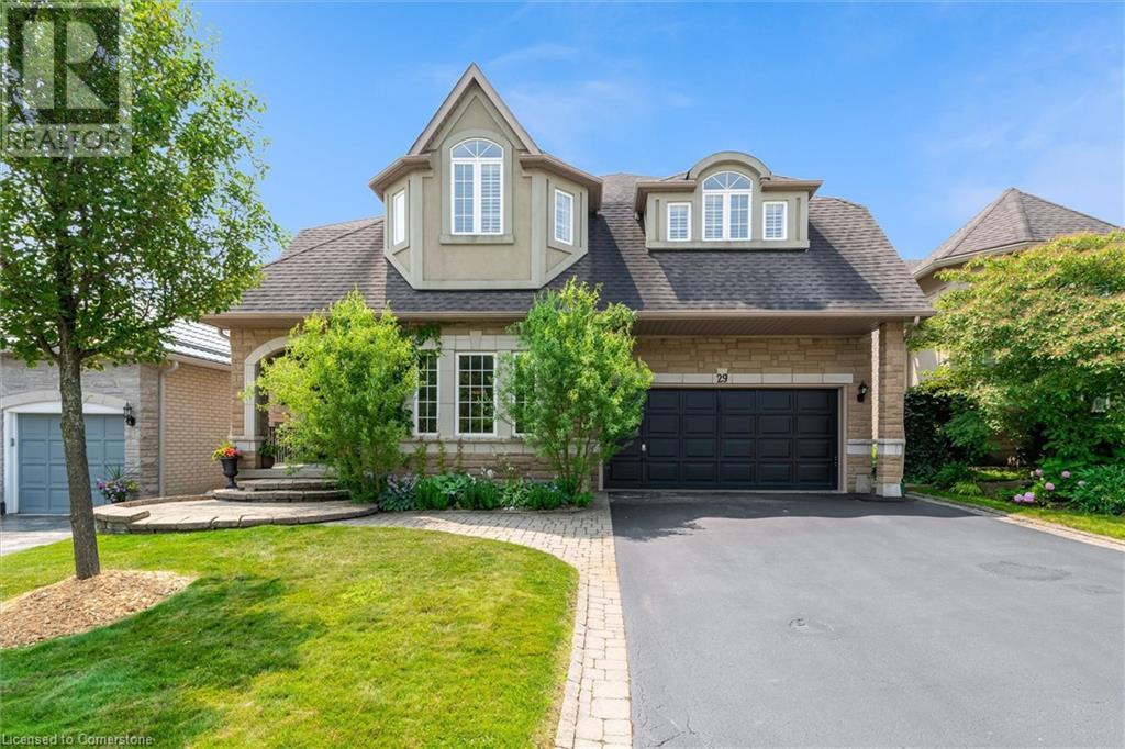 Photo 2 of 29 Gaines Avenue, Dundas ON