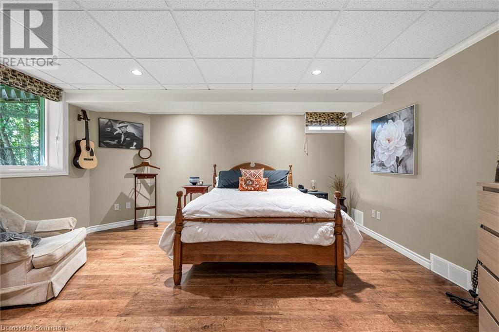 Photo 37 of 29 Gaines Avenue, Dundas ON