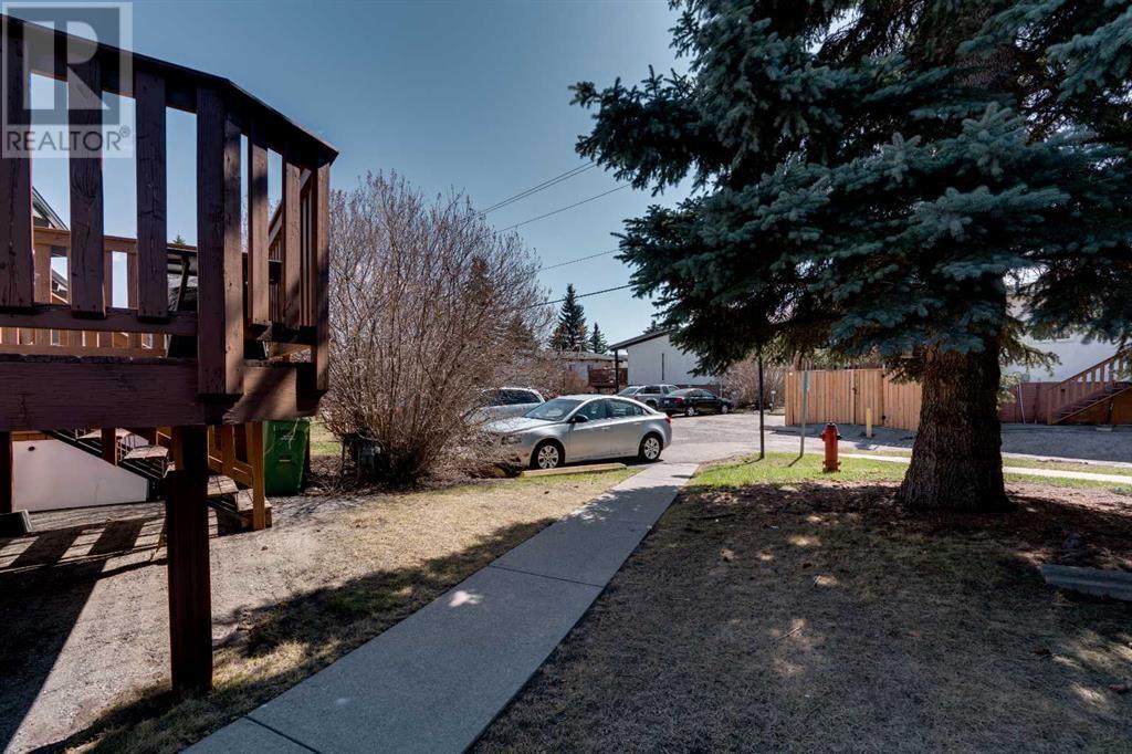 Single Family House Bi-level for Sale in  Rundlehorn Drive NE Pineridge Calgary 