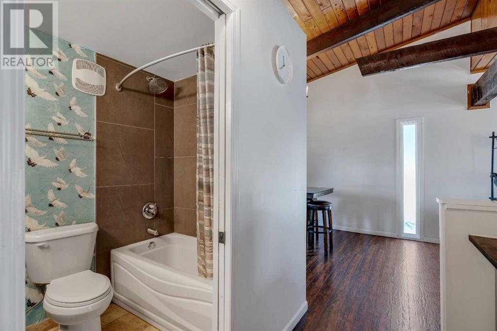 Single Family House Bi-level for Sale in  Rundlehorn Drive NE Pineridge Calgary 