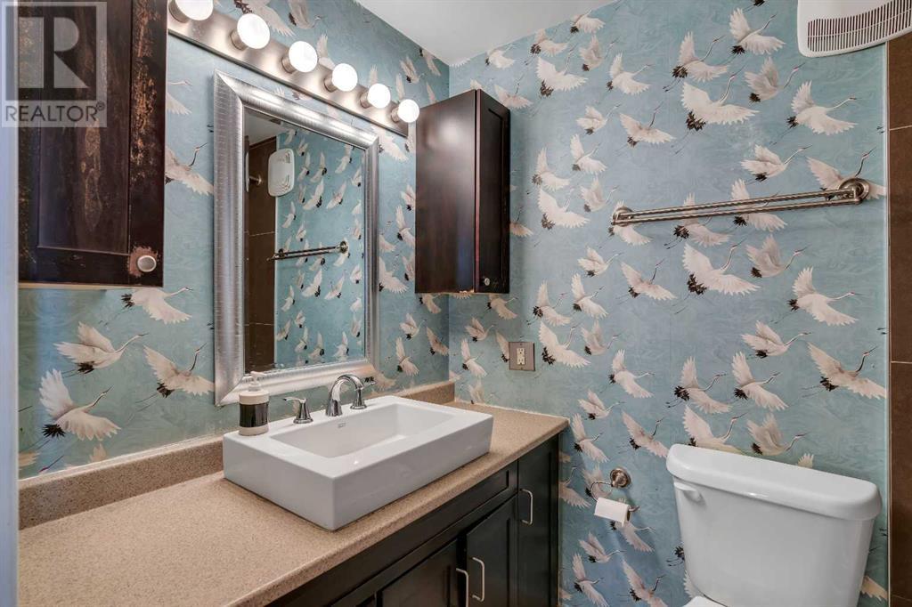 Single Family House Bi-level for Sale in  Rundlehorn Drive NE Pineridge Calgary 