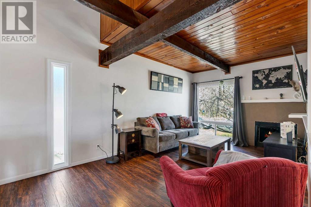 Single Family House Bi-level for Sale in  Rundlehorn Drive NE Pineridge Calgary 