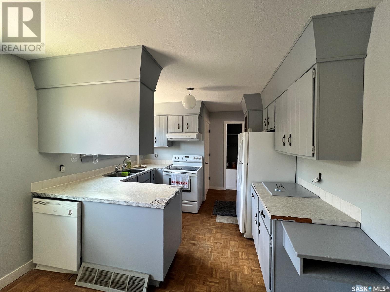 Photo 17 of 1307 Fleet Street, Regina SK