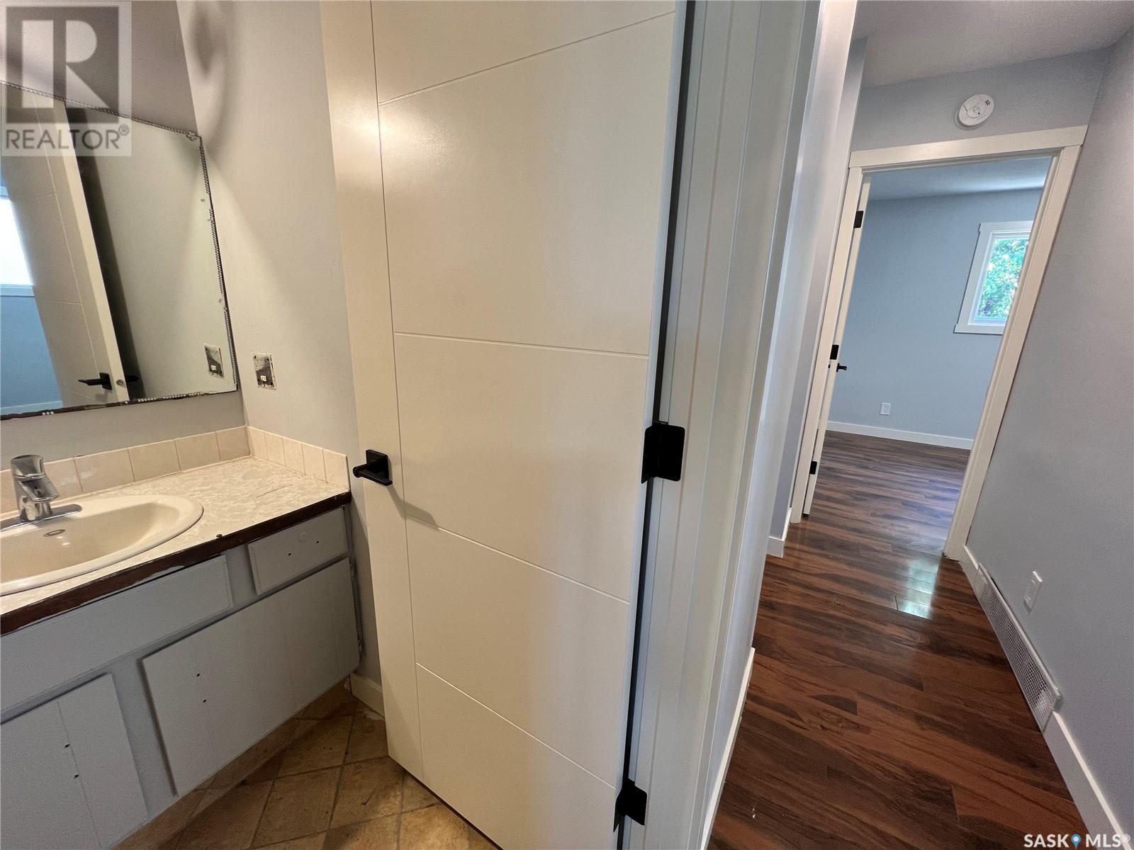 Photo 6 of 1307 Fleet Street, Regina SK