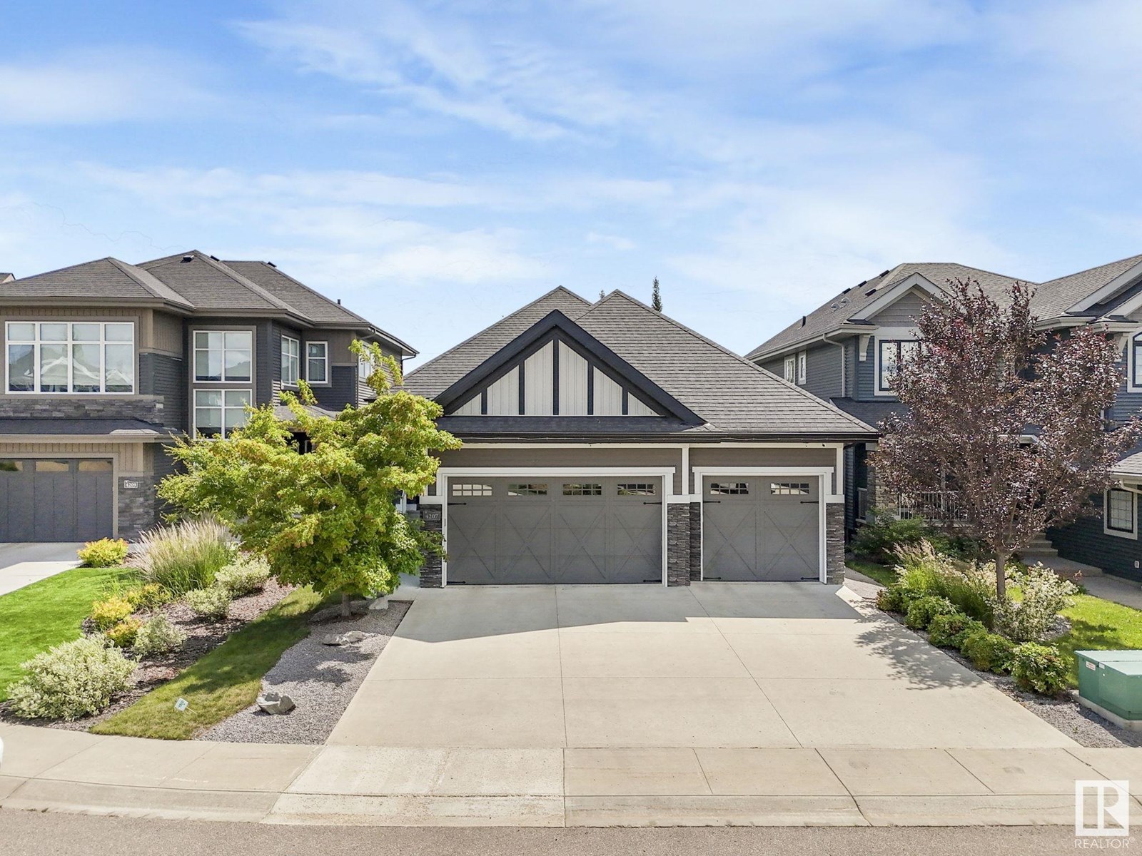 Photo 3 of 4207 Goresky Cl Nw, Edmonton AB