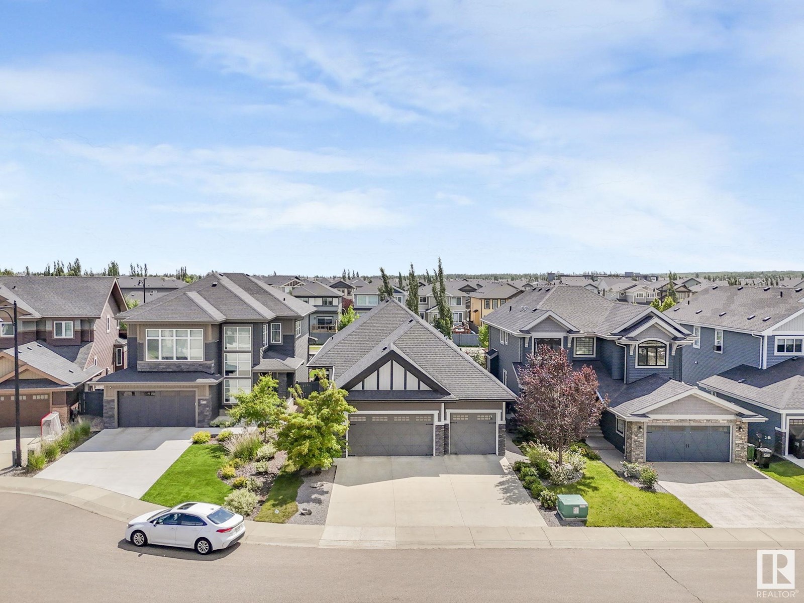 Photo 5 of 4207 Goresky Cl Nw, Edmonton AB