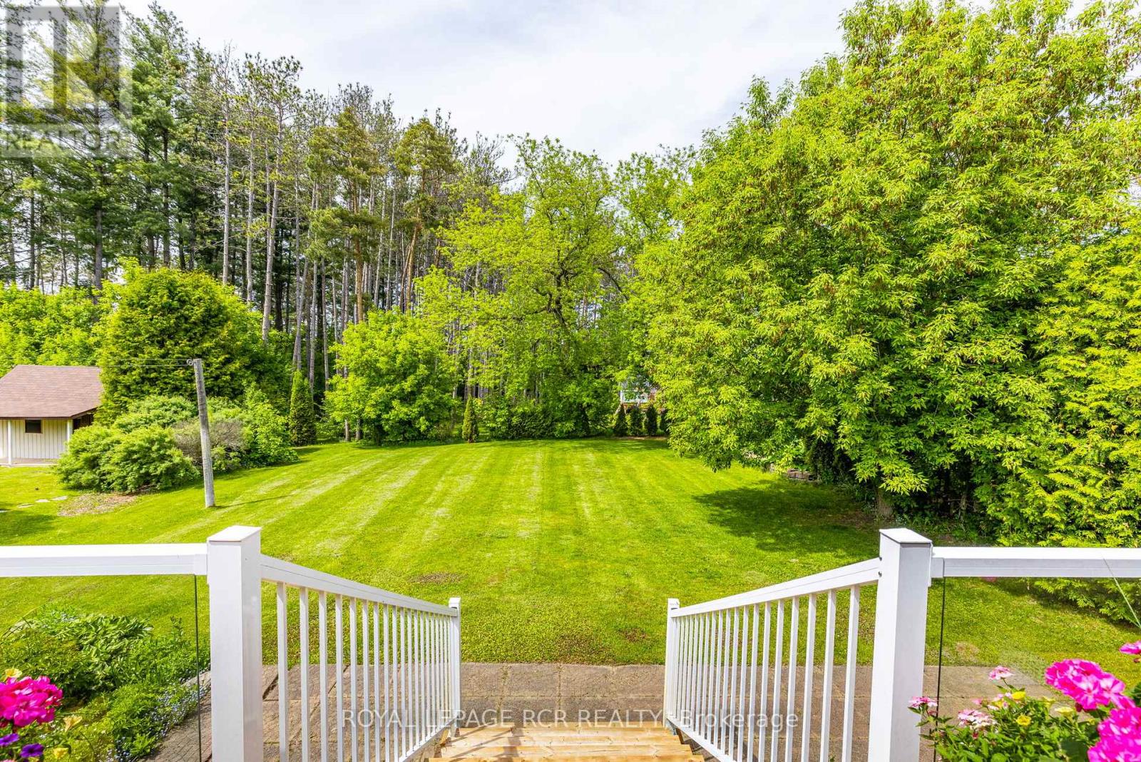 Photo 40 of 1 Lormik Drive, Uxbridge ON