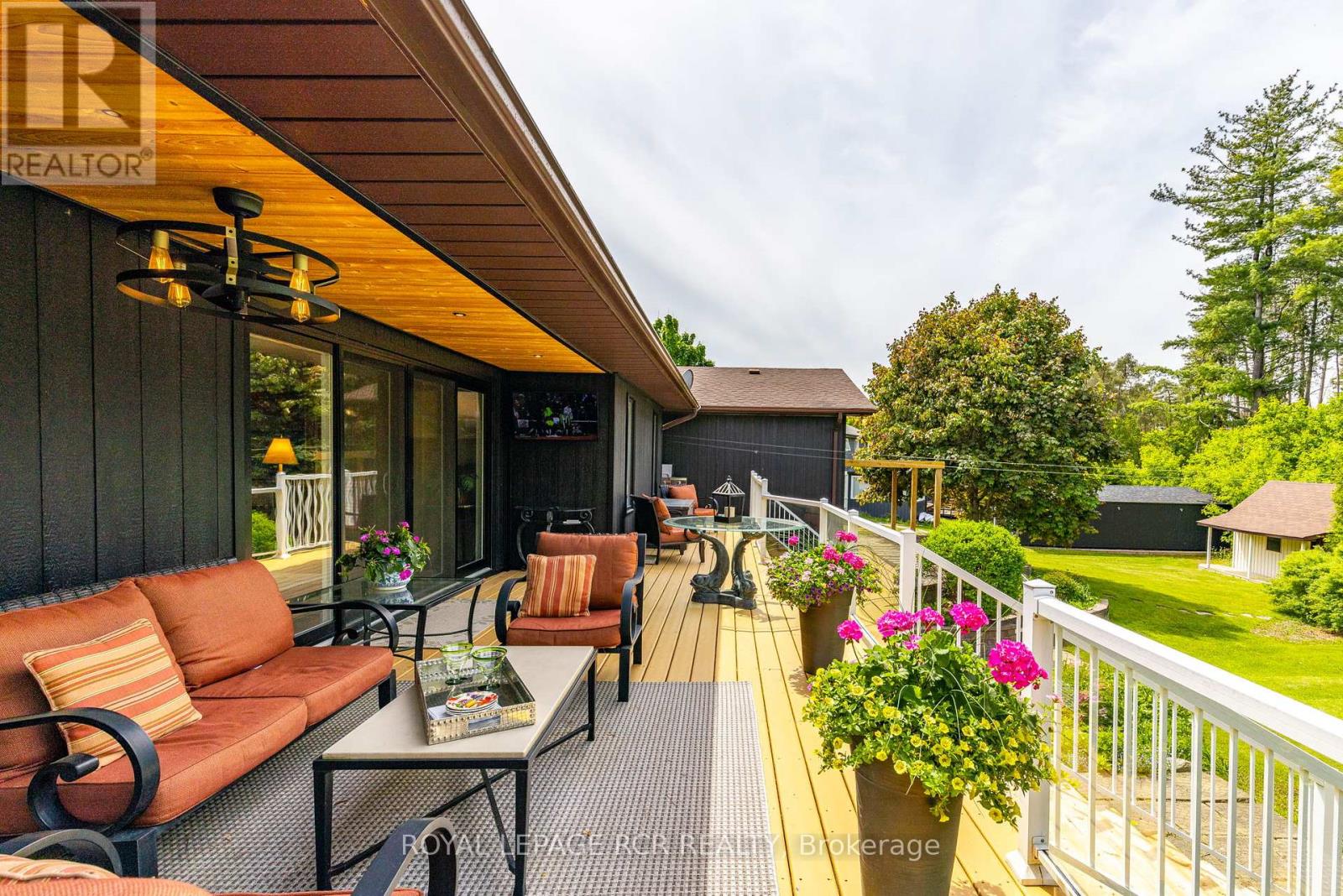 Photo 35 of 1 Lormik Drive, Uxbridge ON