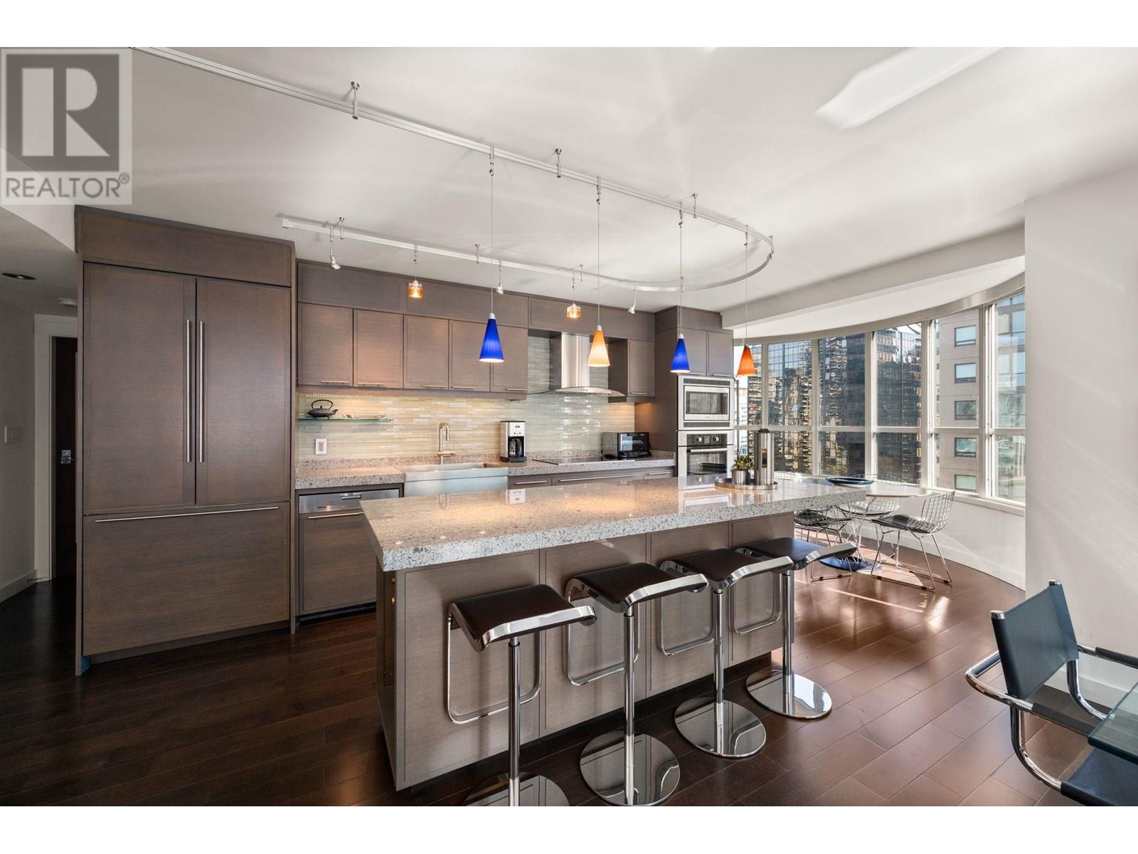 Photo 1 of 602 717 Jervis Street, Vancouver BC