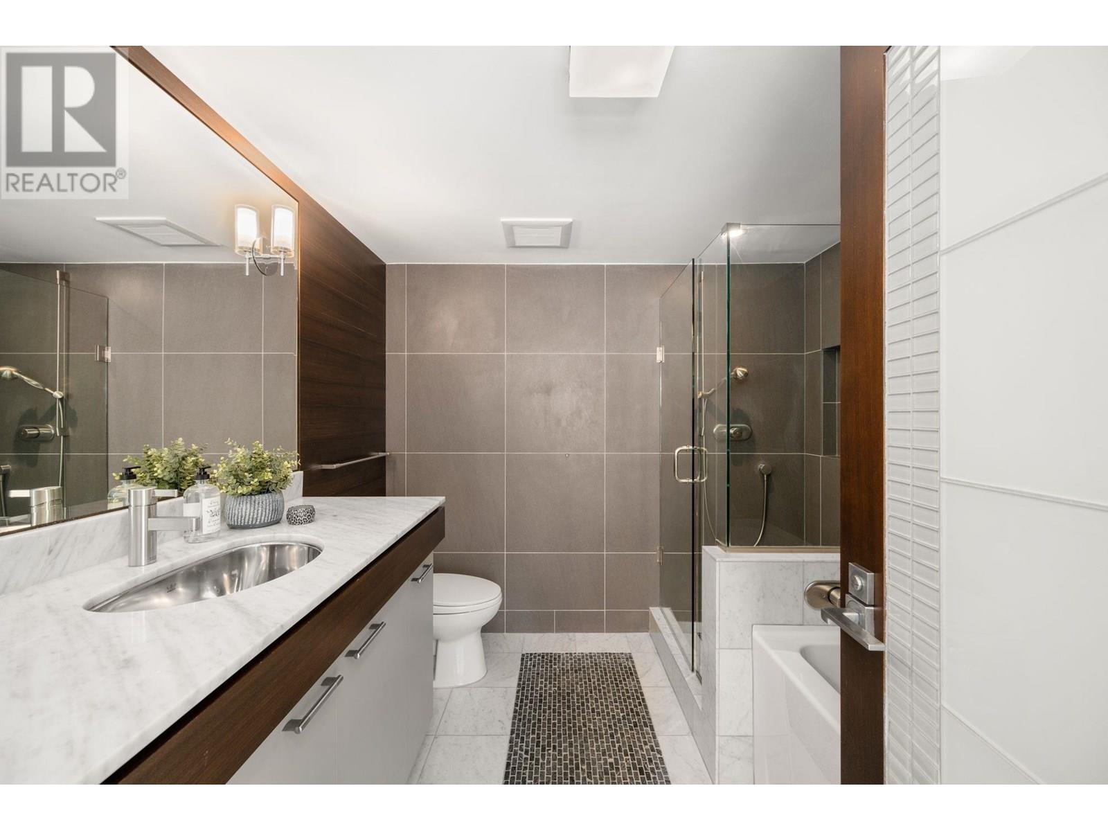 Photo 15 of 602 717 Jervis Street, Vancouver BC