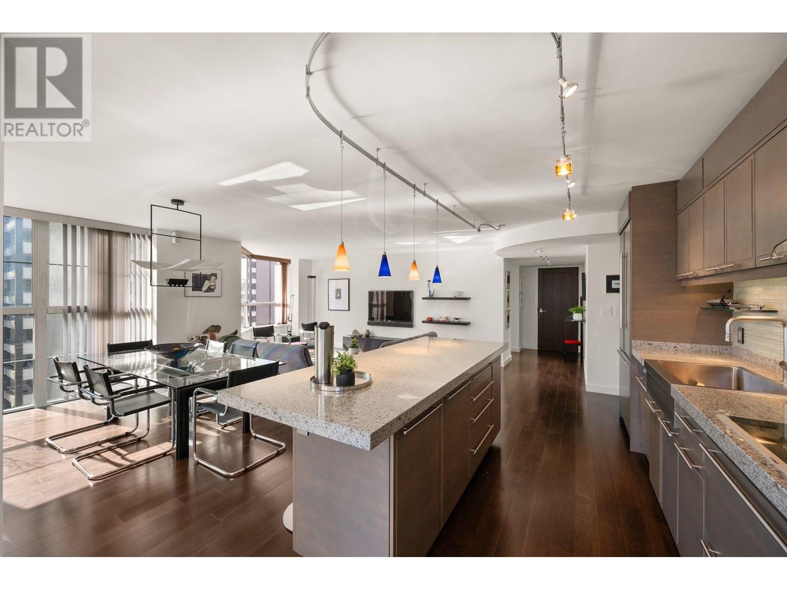 Photo 11 of 602 717 Jervis Street, Vancouver BC