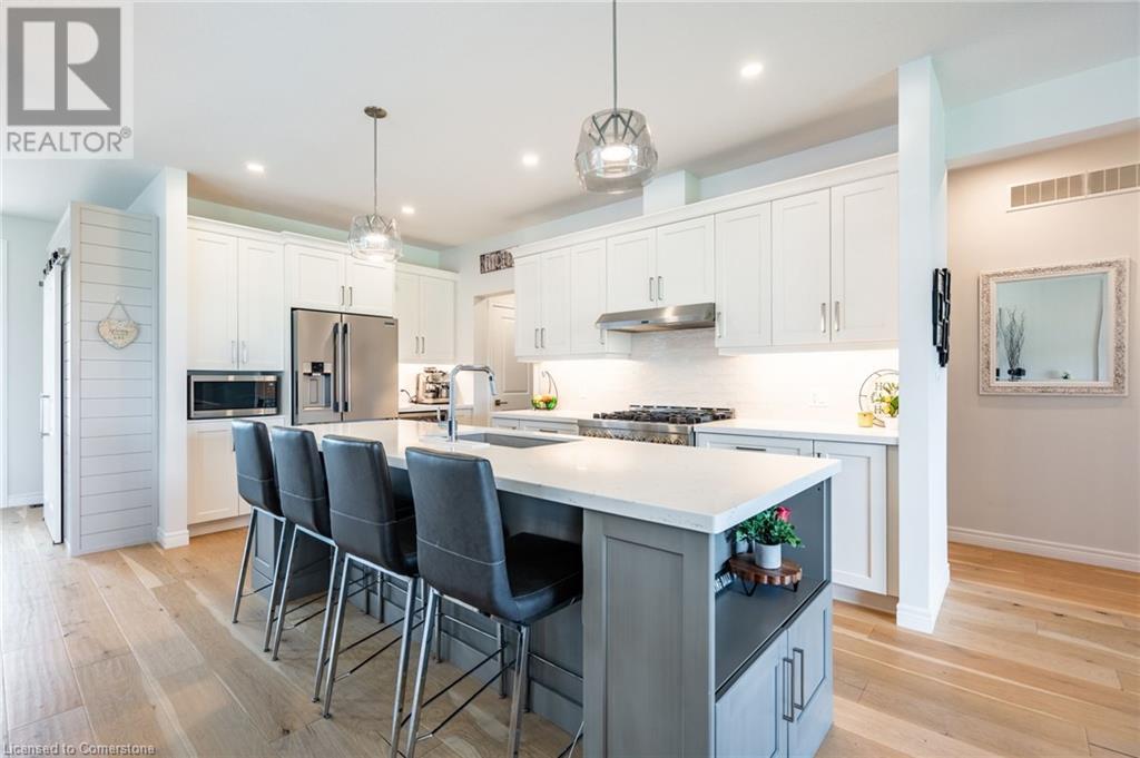Photo 15 of 16 Whiting Drive, Paris ON