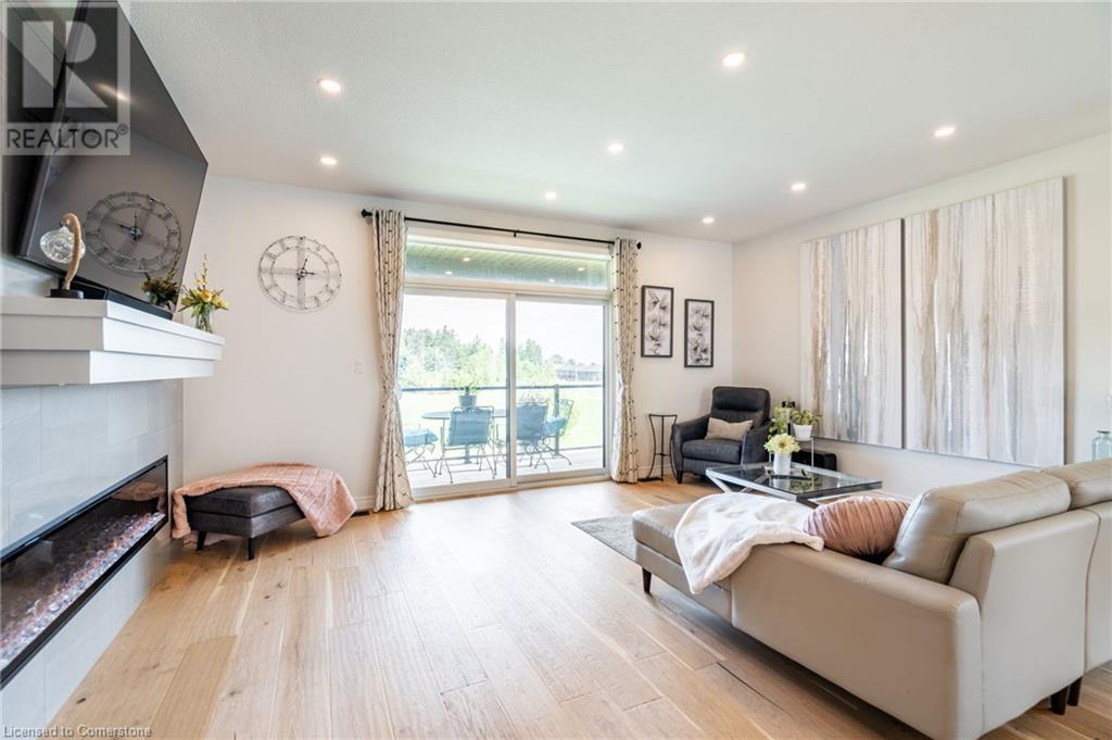 Photo 20 of 16 Whiting Drive, Paris ON