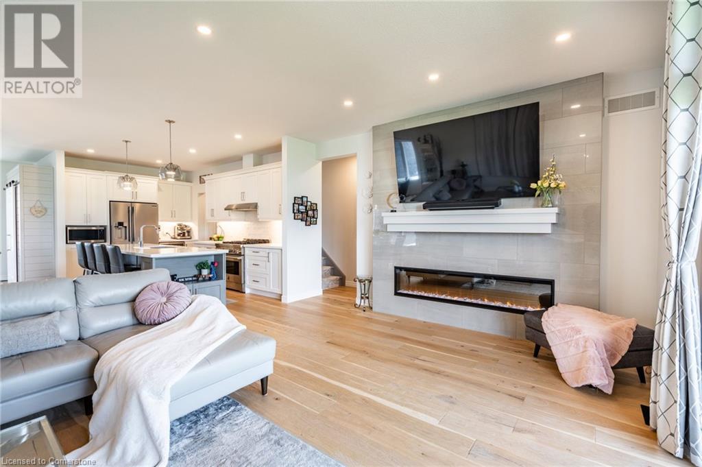 Photo 21 of 16 Whiting Drive, Paris ON