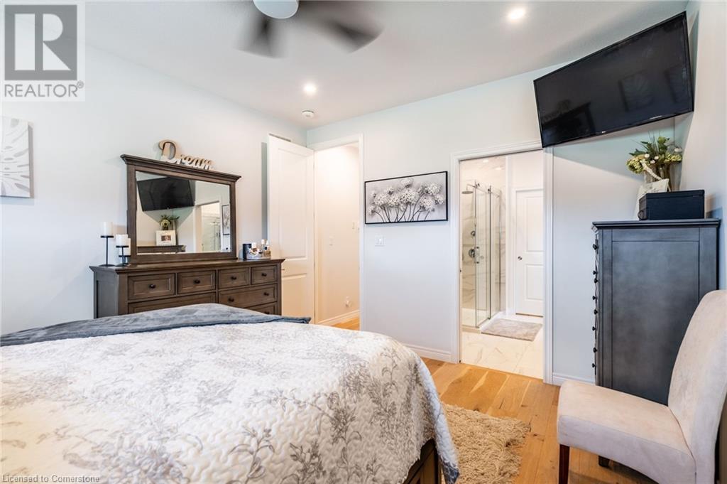 Photo 26 of 16 Whiting Drive, Paris ON