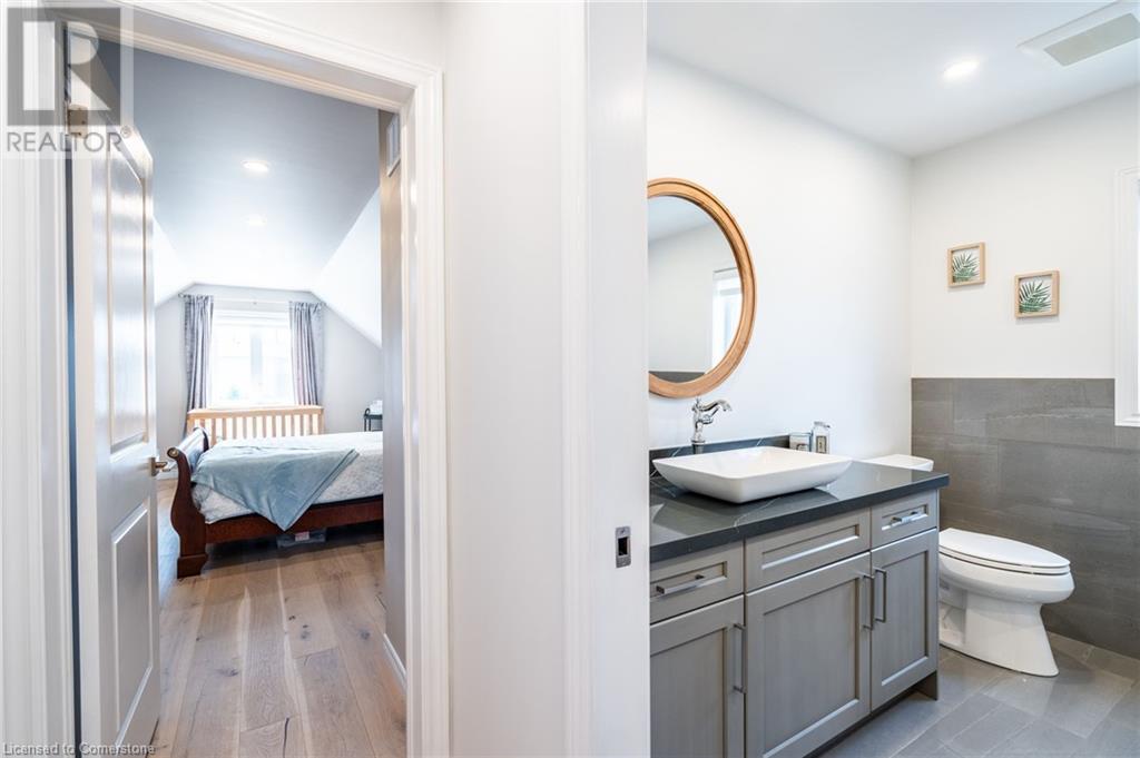 Photo 30 of 16 Whiting Drive, Paris ON