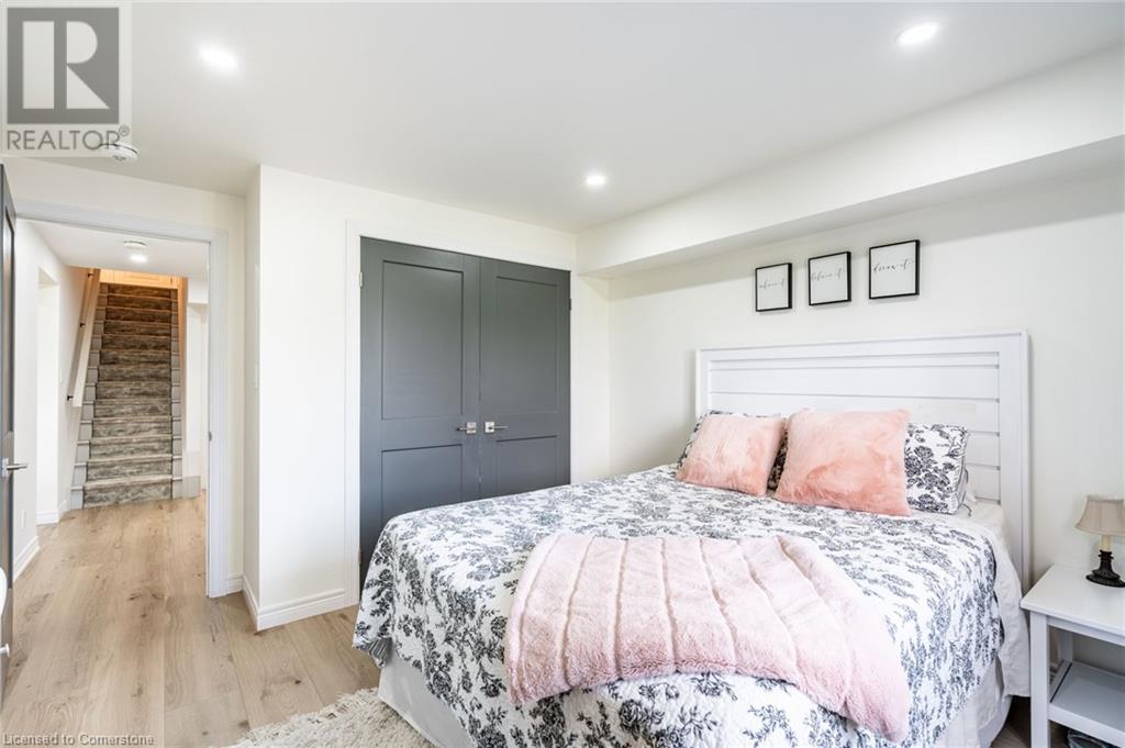 Photo 36 of 16 Whiting Drive, Paris ON