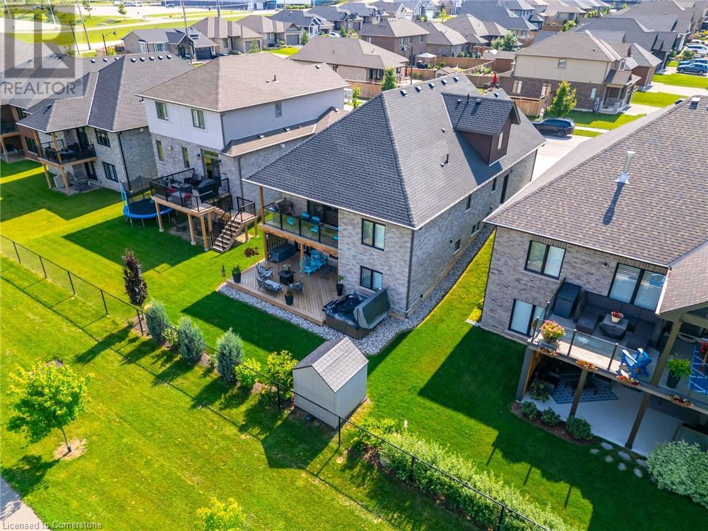 Photo 4 of 16 Whiting Drive, Paris ON