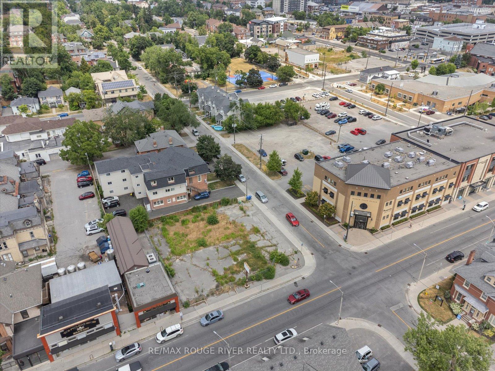 Photo 2 of 288 Charlotte Street, Peterborough Central ON