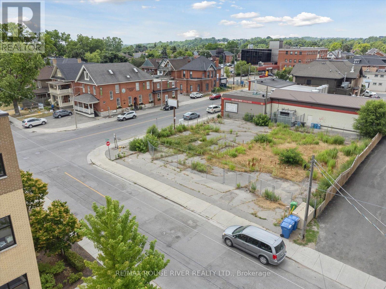 Photo 7 of 288 Charlotte Street, Peterborough Central ON