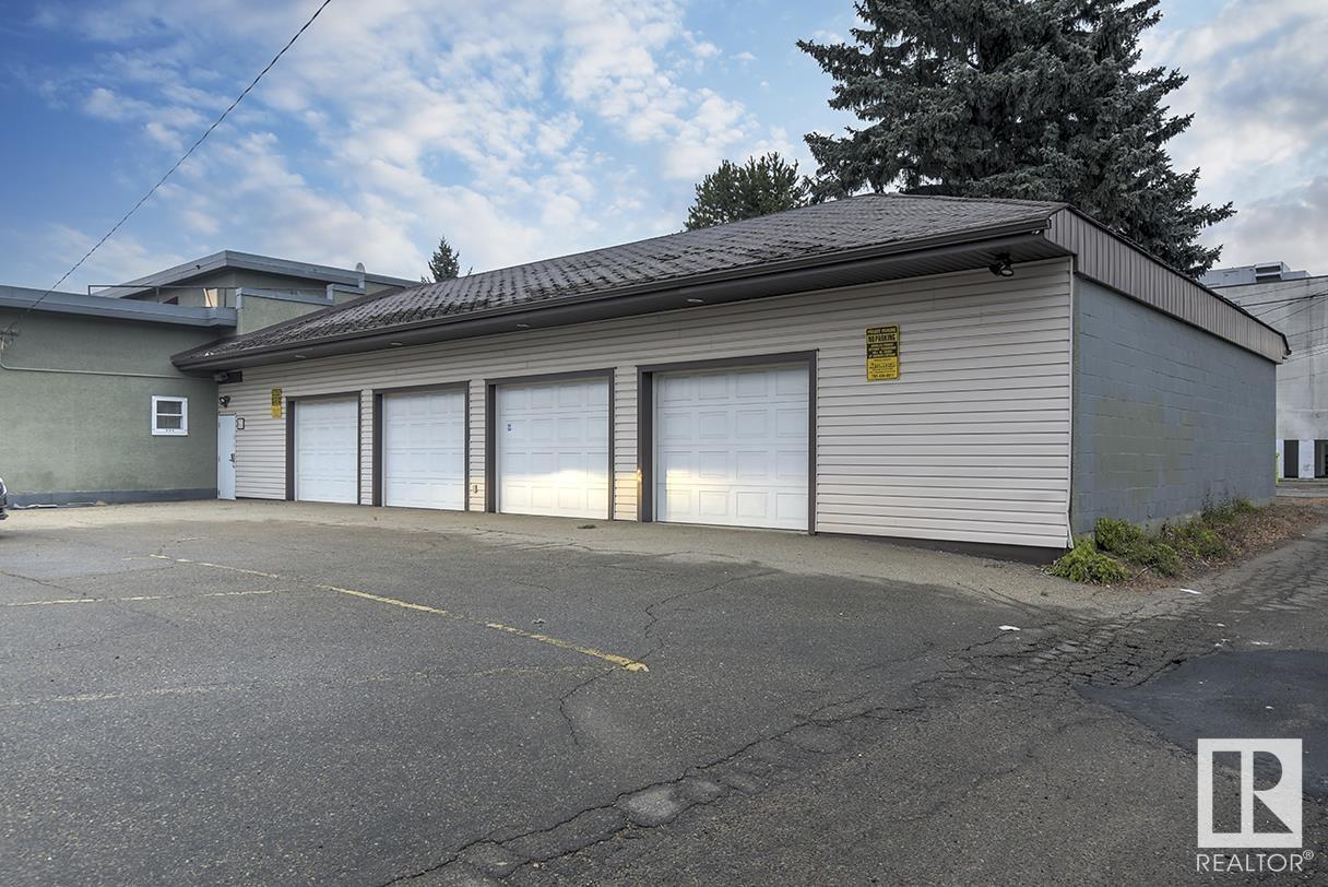 Photo 18 of 10541 81 Av Nw, Edmonton AB