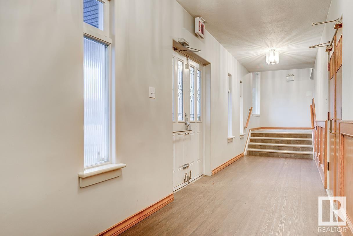 Photo 7 of 10541 81 Av Nw, Edmonton AB