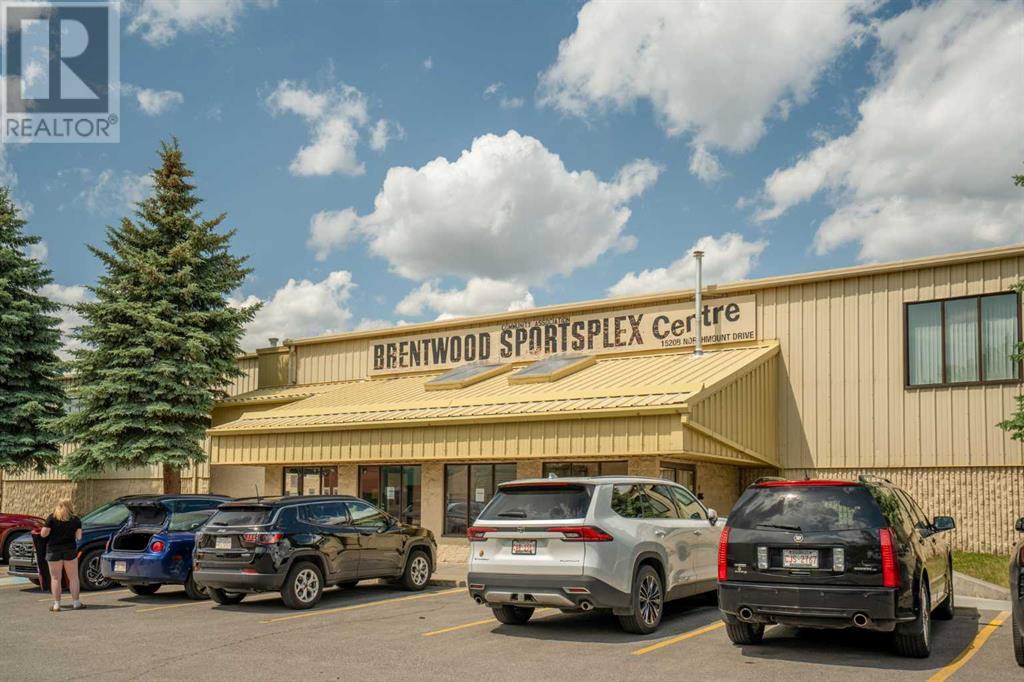 Single Family House Bi-level for Sale in  Bearspaw Drive NW Brentwood Calgary 