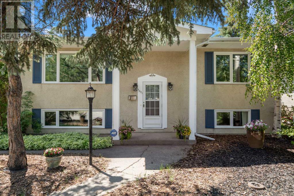 Single Family House Bi-level for Sale in  Bearspaw Drive NW Brentwood Calgary 