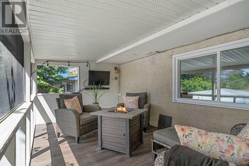 Single Family House Bi-level for Sale in  Bearspaw Drive NW Brentwood Calgary 