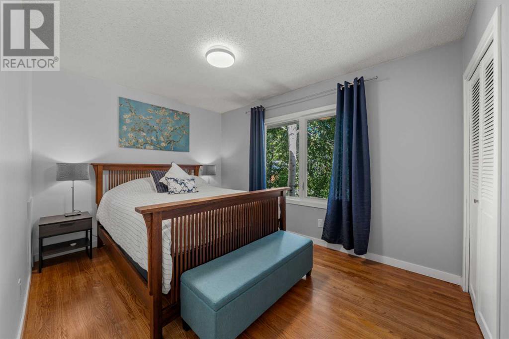 Single Family House Bi-level for Sale in  Bearspaw Drive NW Brentwood Calgary 