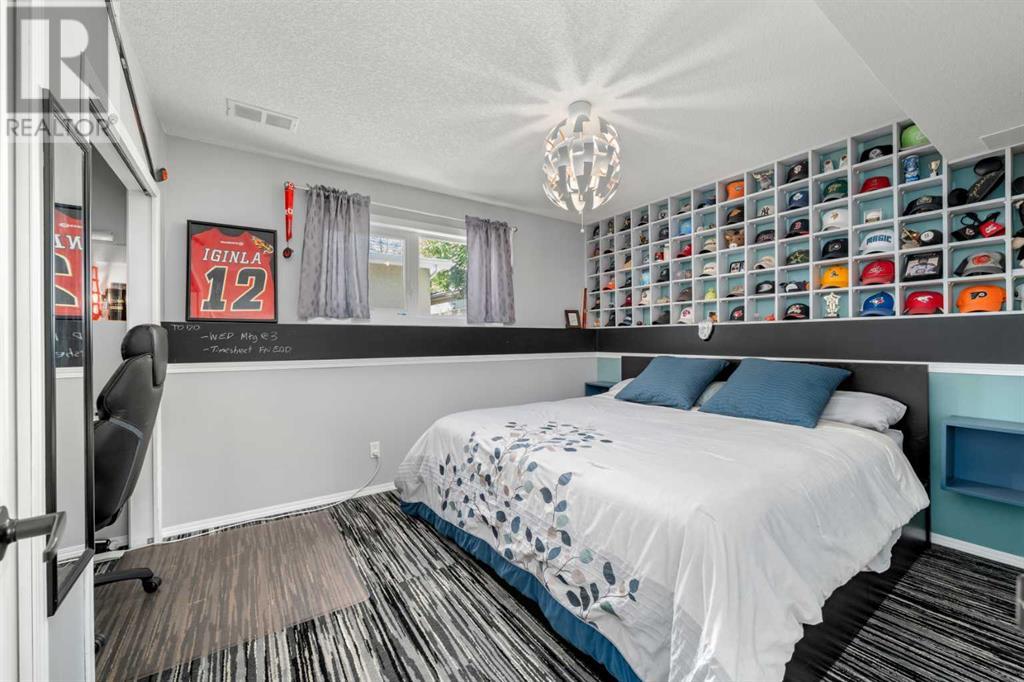 Single Family House Bi-level for Sale in  Bearspaw Drive NW Brentwood Calgary 