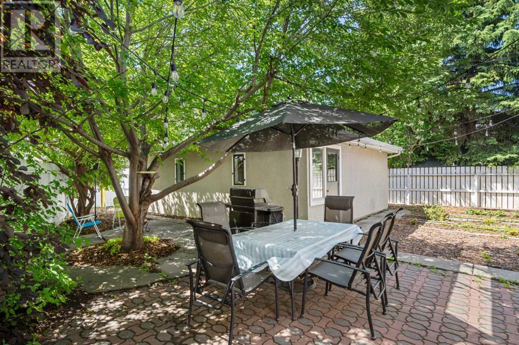 Single Family House Bi-level for Sale in  Bearspaw Drive NW Brentwood Calgary 