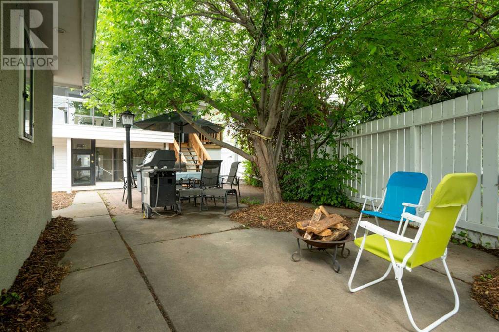 Single Family House Bi-level for Sale in  Bearspaw Drive NW Brentwood Calgary 