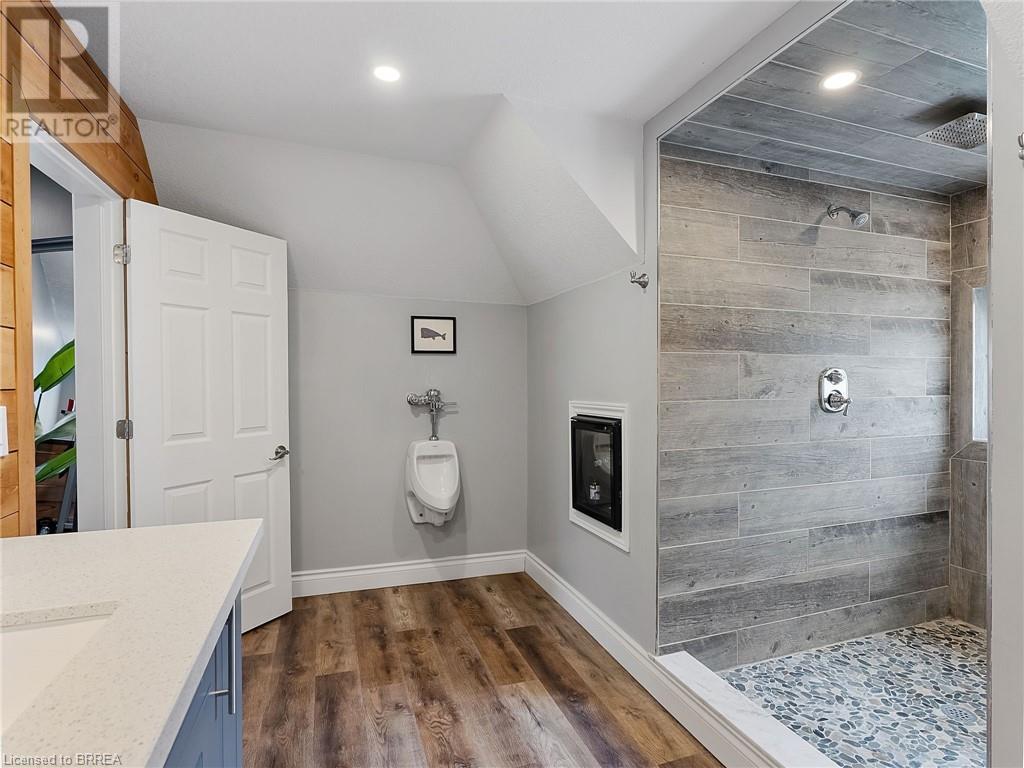 Photo 24 of 233 Oakland Road, Scotland ON
