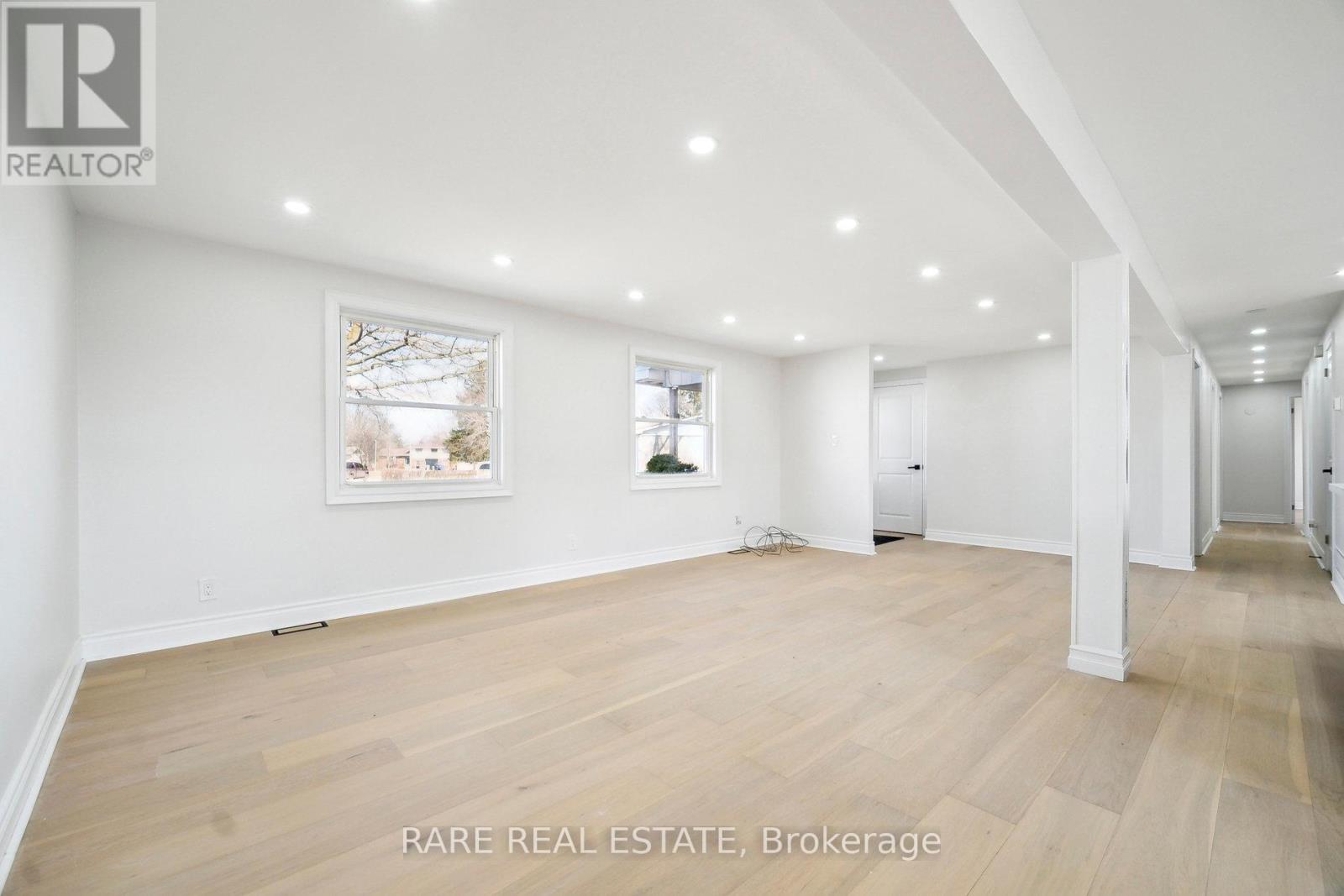 Photo 29 of 314 Laughton Crescent, Strathroycaradoc ON