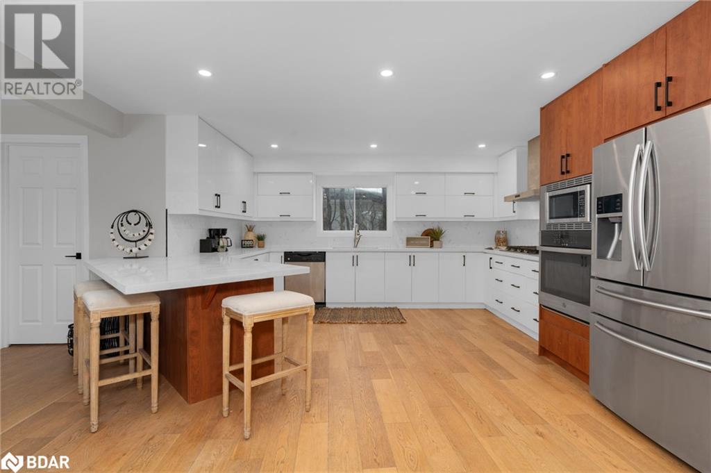 Photo 13 of 943 Barry Avenue, Innisfil ON