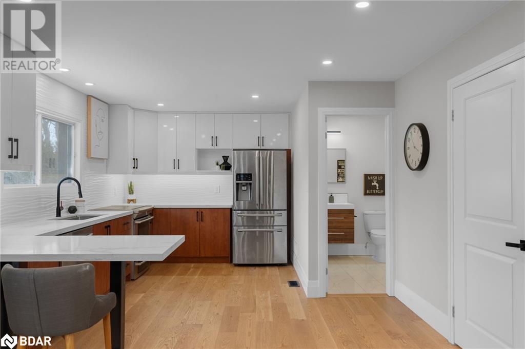 Photo 33 of 943 Barry Avenue, Innisfil ON
