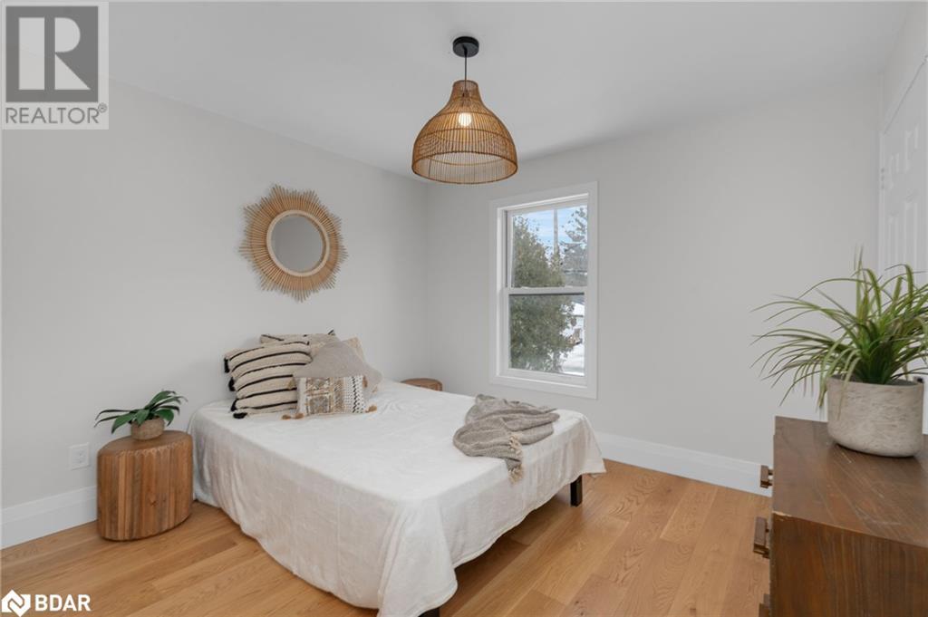 Photo 37 of 943 Barry Avenue, Innisfil ON