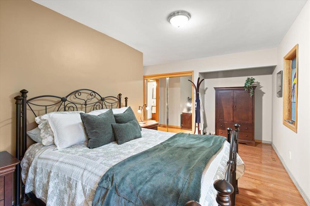 Photo 9 of 358 Marlton Crescent, Winnipeg MB