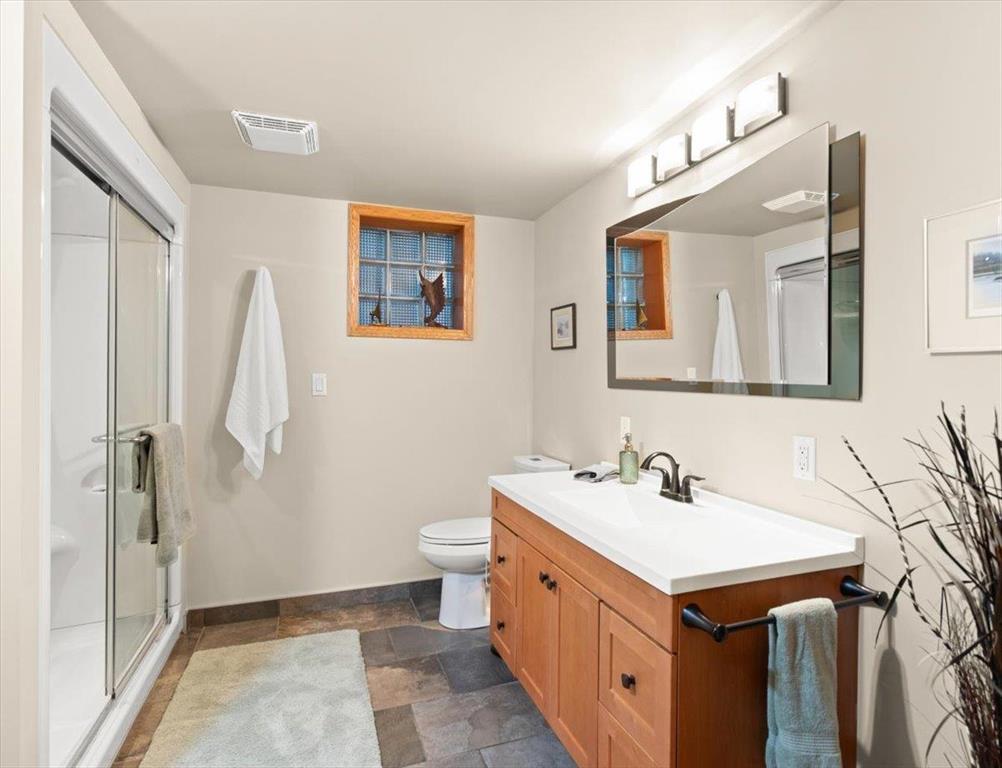 Photo 2 of 358 Marlton Crescent, Winnipeg MB